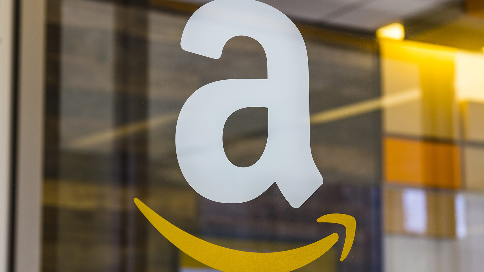 Los ingresos publicitarios de Amazon en el tercer trimestre superan los mil millones de dólares, aproximadamente el doble que a principios de 2016