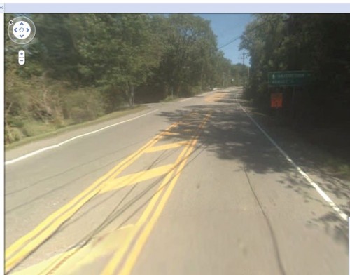 ¡RELOJ!  La cámara de Google Street View se cae del automóvil